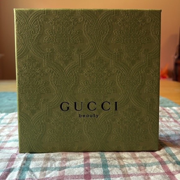 💥✨💥 GUCCI BEAUTY MYSTERY BOX 💥✨💥 NWT 💥✨💥 - Picture 2 of 16